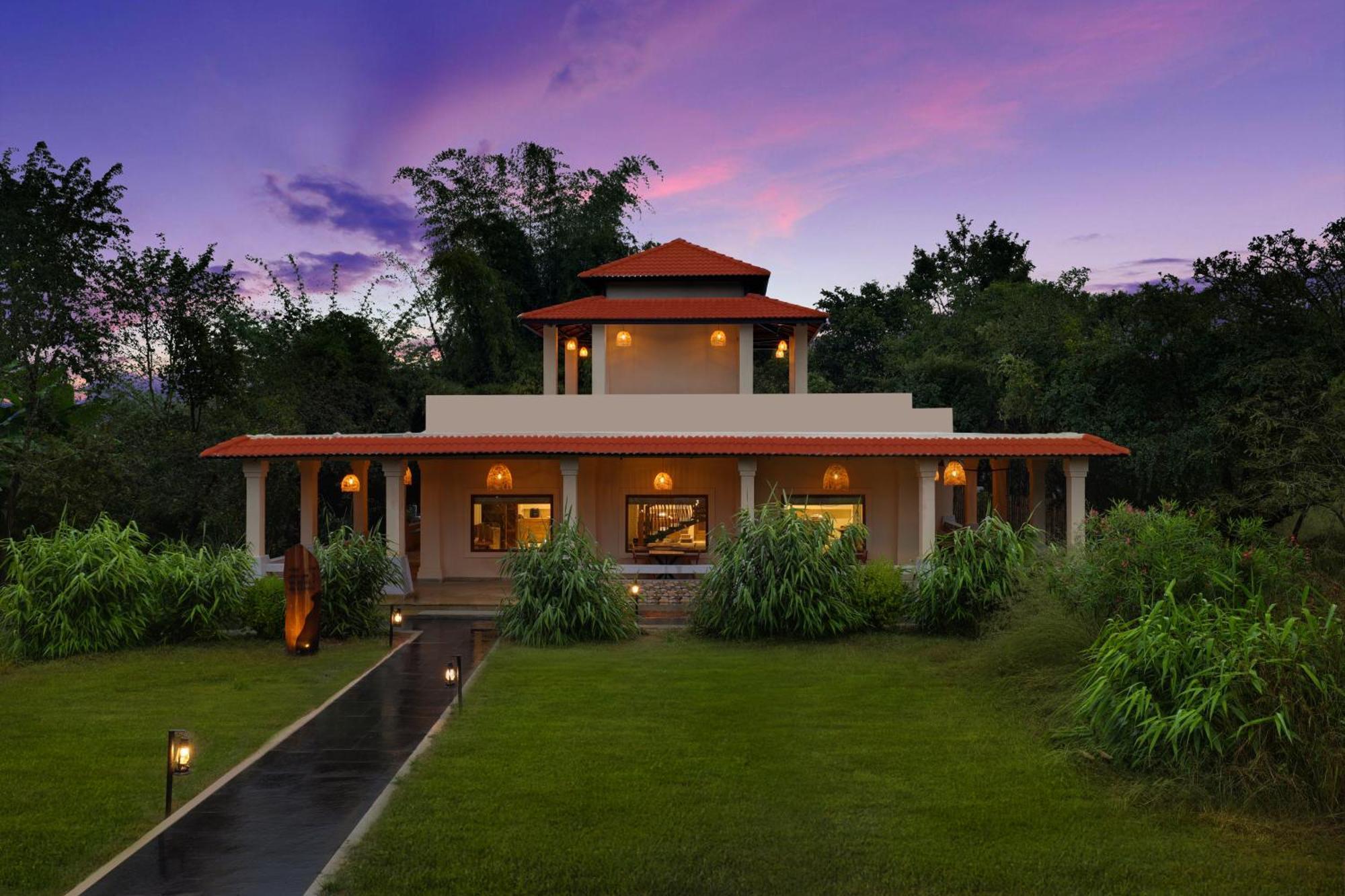 Lemon Tree Wildlife Resort, Kanha Exterior photo